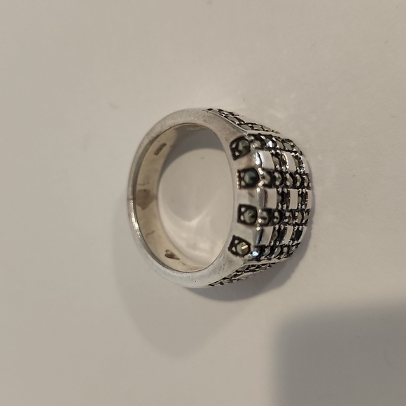 Jewelry - Sterling silver ring with crystal Euc